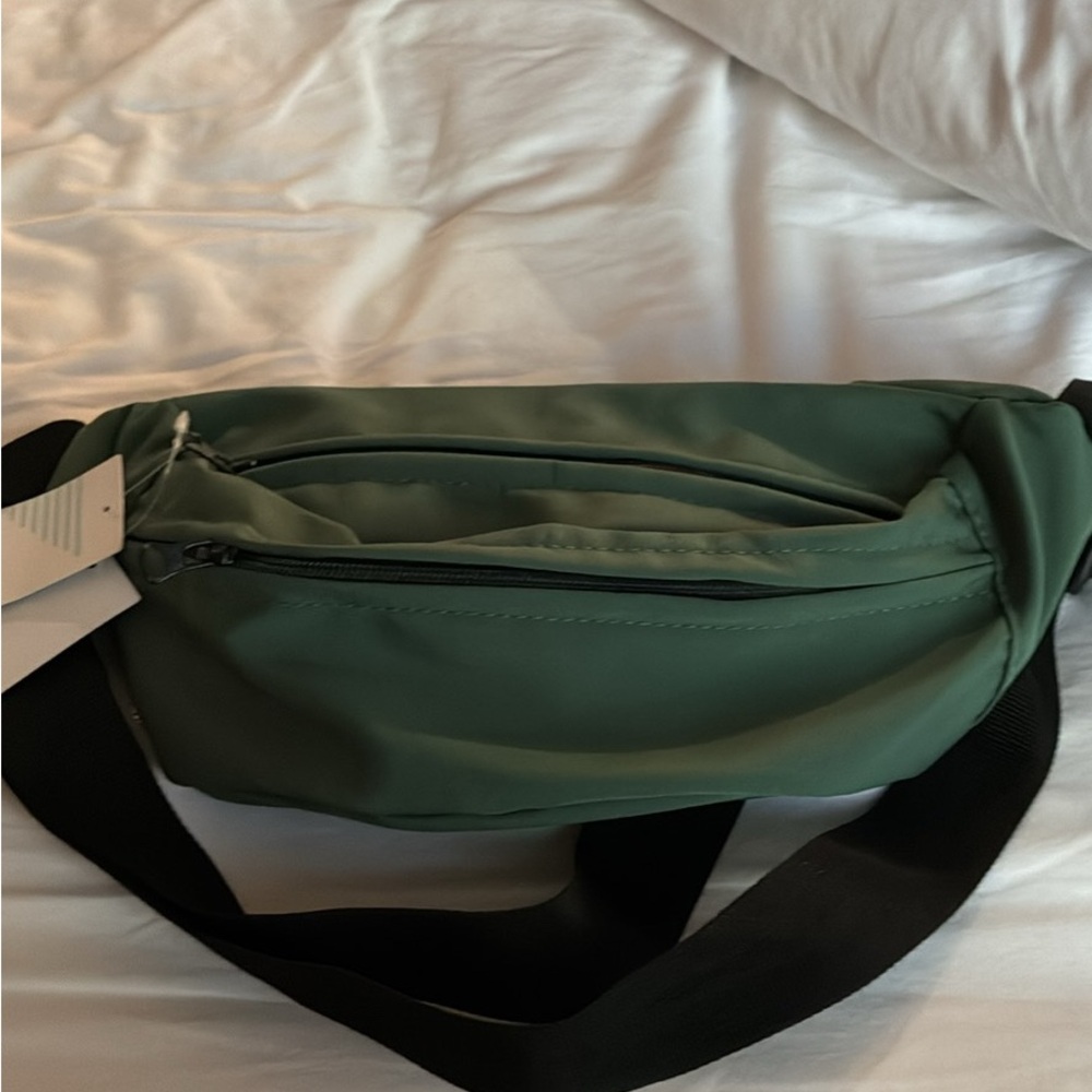 Elegant Green Women's Belt Bag
